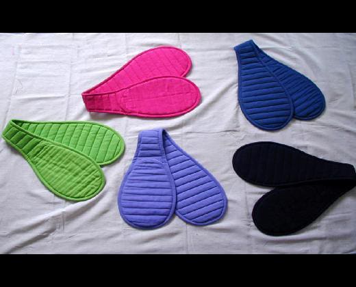 Kitchen Linen: Oven Mitts & Gloves