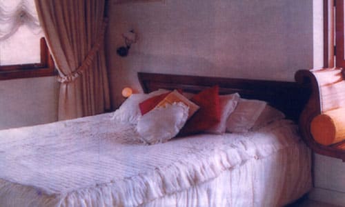 Living Linen: Bedspreads manufacturer product photo 6