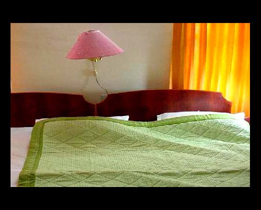 Living Linen: Quilts manufacturer product photo 9