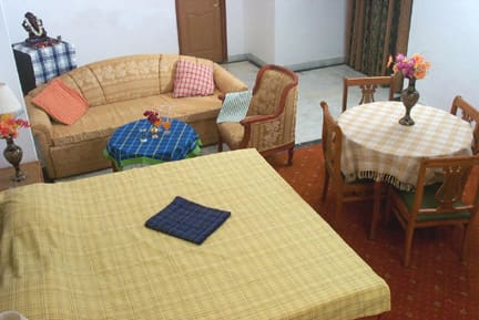 Table Linen: Table Cloths & Covers