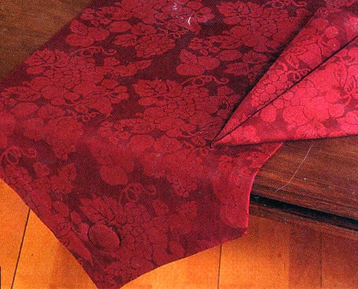 Table Linen: Table Runners